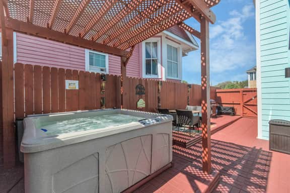 Easy Walk To Beach - Hot Tub - Veteran Discounts - Image 4